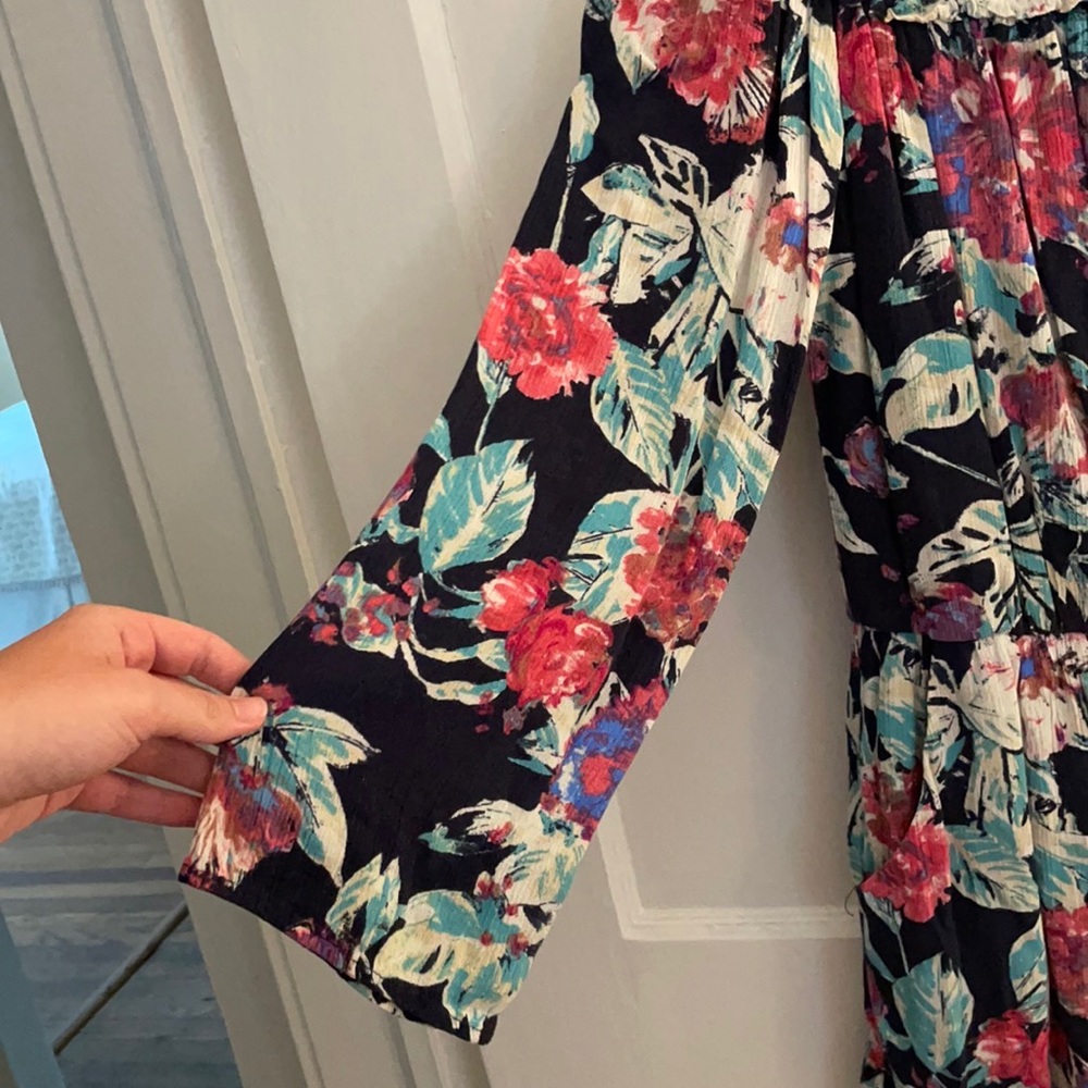 Flower Patterned Romper - Picture 4 of 4